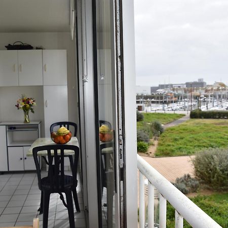 Appartement 1 Chambre, Avec Loggia Et Vue Sur Le Port Olona La Chaume ภายนอก รูปภาพ