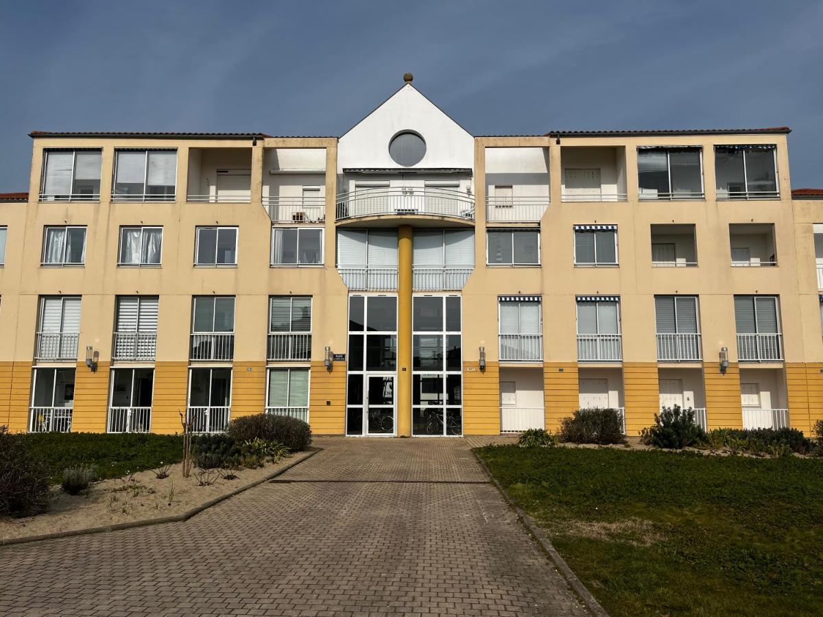 Appartement 1 Chambre, Avec Loggia Et Vue Sur Le Port Olona La Chaume ภายนอก รูปภาพ