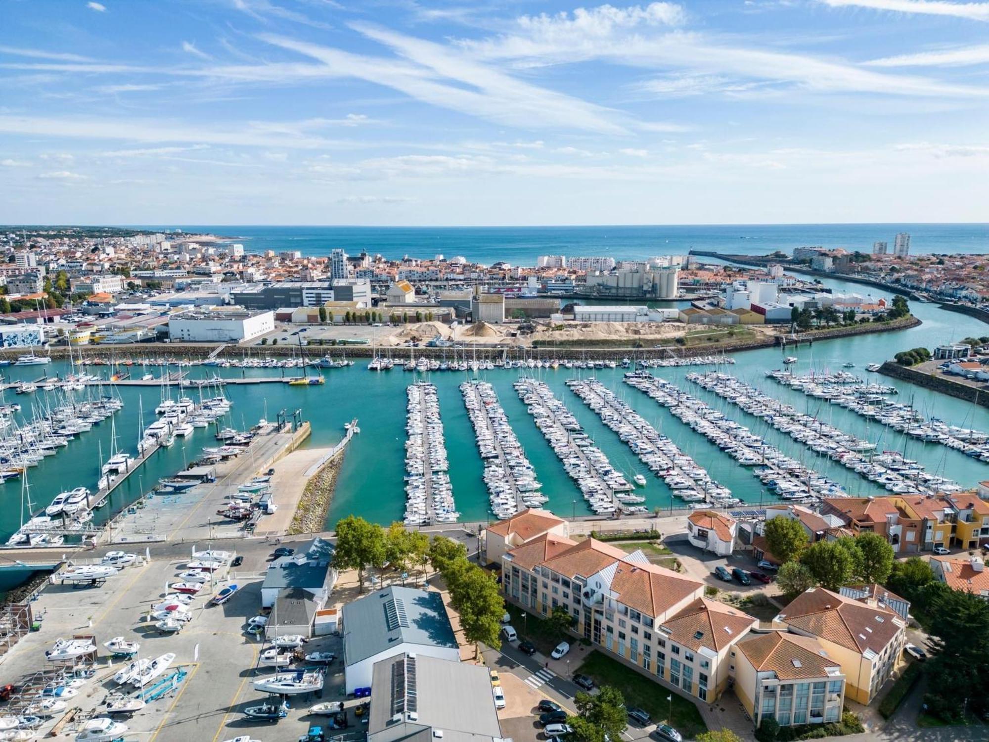Appartement 1 Chambre, Avec Loggia Et Vue Sur Le Port Olona La Chaume ภายนอก รูปภาพ