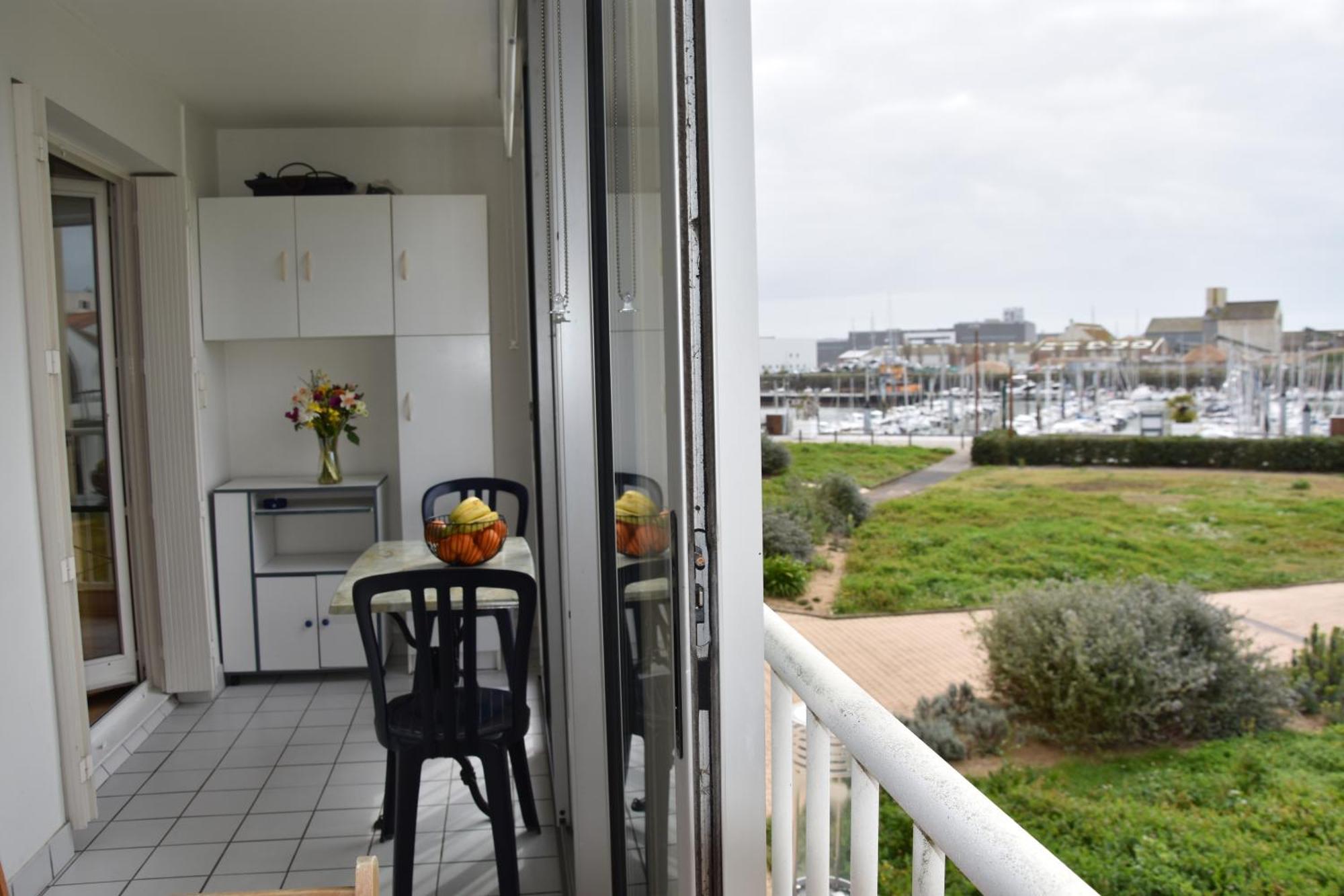 Appartement 1 Chambre, Avec Loggia Et Vue Sur Le Port Olona La Chaume ภายนอก รูปภาพ