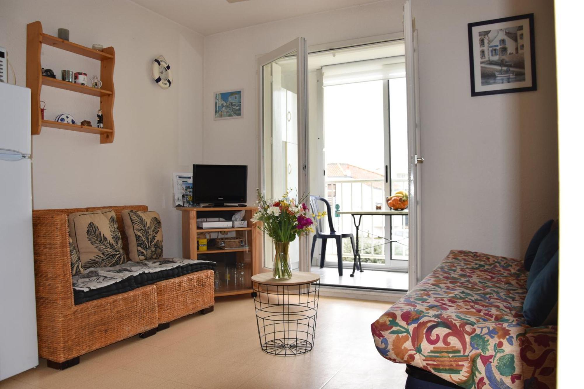Appartement 1 Chambre, Avec Loggia Et Vue Sur Le Port Olona La Chaume ภายนอก รูปภาพ
